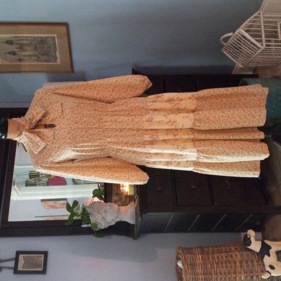 Rare Vintage 1970's Carla Gay Floral Cream Prairie Bow Front Tier Dress - Picture 6 of 16